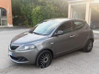 Lancia Ypsilon Ypsilon 1.0 FireFly 5p.S&S Hyb. Platino Grigio usata San Giorgio di Piano
