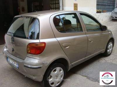 Toyota Yaris 16V 5 porte Sol Grigio usata ROMA