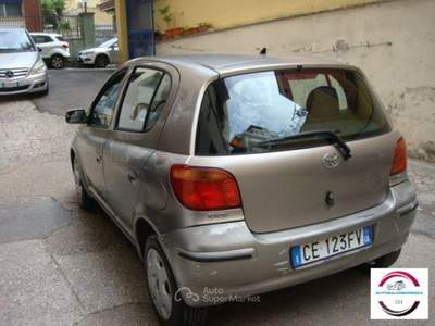 Toyota Yaris 16V 5 porte Sol Grigio usata ROMA
