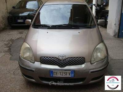 Toyota Yaris 16V 5 porte Sol Grigio usata ROMA