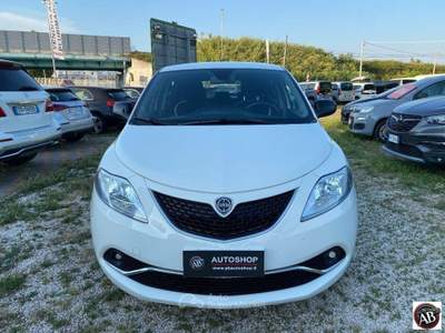 Lancia Ypsilon  1.3 MJT 95 CV 5p. S&S Gold Bianco usata Latina