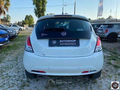 Lancia Ypsilon  1.3 MJT 95 CV 5p. S&S Gold Bianco usata Latina