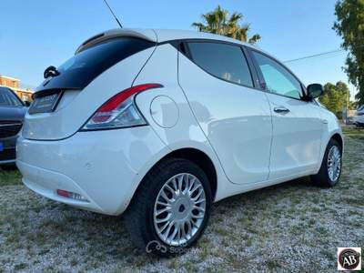 Lancia Ypsilon  1.3 MJT 95 CV 5p. S&S Gold Bianco usata Latina