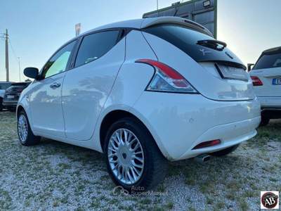 Lancia Ypsilon  1.3 MJT 95 CV 5p. S&S Gold Bianco usata Latina