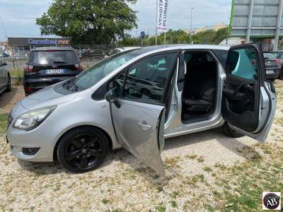 Opel Meriva 1.4 T 120CV GPL TECH Design Edition Grigio usata Latina