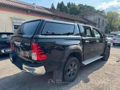 Toyota Land Cruiser Hilux 2.4 D-4D 4WD 4 porte Double Cab Execu usata Omegna