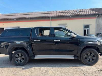 Toyota Land Cruiser Hilux 2.4 D-4D 4WD 4 porte Double Cab Execu usata Omegna