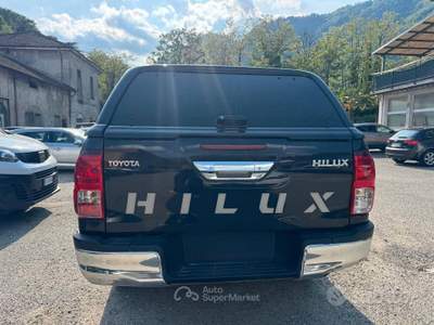 Toyota Land Cruiser Hilux 2.4 D-4D 4WD 4 porte Double Cab Execu usata Omegna