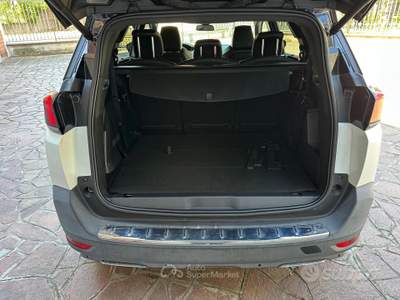 Peugeot 5008 S&S EAT6 GT Line 7 POSTI usata Pieve di Cento