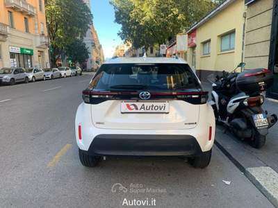 Toyota Yaris Cross 1.5h Active fwd 116cv e-cvt (PROMO) Bianco usata Milano