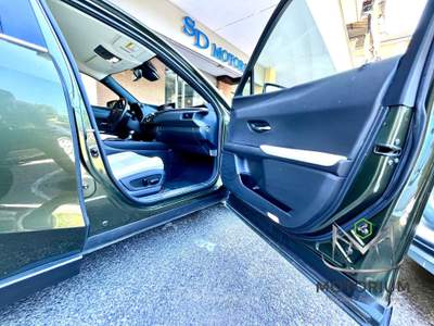 Lexus UX 250h 2.0 Executive 4wd cvt my20 Verde usata Roma