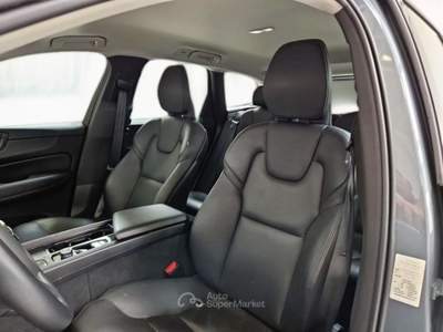 Volvo XC60 VOLVO XC60 B4 D AWD AUTOMATICO MOMENTUM SUV usata Casei Gerola