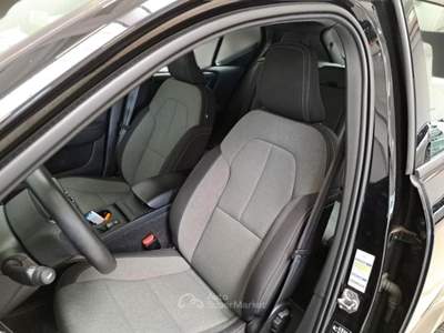 Volvo XC40 VOLVO XC40 T3 AUTOMATICO MOMENTUM PRO SUV usata Casei Gerola