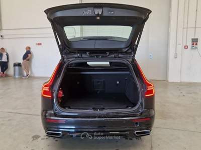 Volvo V60 VOLVO V60 T8 PLUG-IN AWD AUTOM.RECH.R-DESIGN STATION WAGON usata Casei Gerola