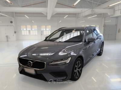 Volvo V60 VOLVO V60 B4 D AUTOM. ESSENTIAL STATION WAGON usata Casei Gerola