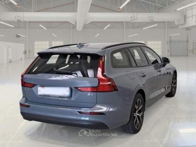 Volvo V60 VOLVO V60 B4 D AUTOM. ESSENTIAL STATION WAGON usata Casei Gerola
