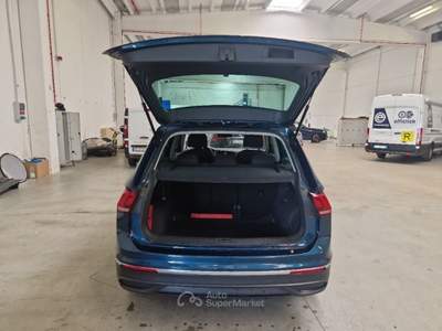 Volkswagen Tiguan VOLKSWAGEN TIGUAN 2.0 TDI SCR 110KW LIFE DSG SUV usata Casei Gerola