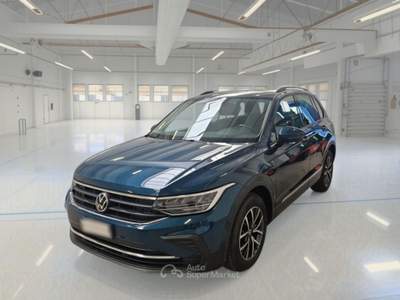 Volkswagen Tiguan VOLKSWAGEN TIGUAN 2.0 TDI SCR 110KW LIFE DSG SUV usata Casei Gerola