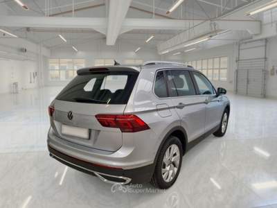Volkswagen Tiguan VOLKSWAGEN TIGUAN 1.5 TSI ACT ELEGANCE DSG SUV usata Casei Gerola