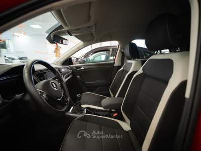 Volkswagen T-Roc 1.5 tsi Business Rosso usata Torino