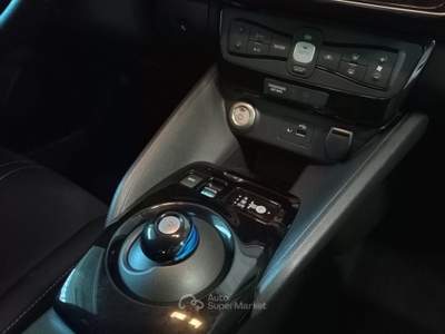 Nissan Leaf N-Connecta 40kWh 150CV Nero usata Torino