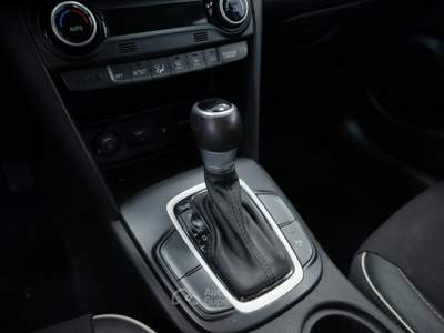 Hyundai Kona 1.6 HEV Xprime Techno Pack 2WD DCT Bianco usata Torino