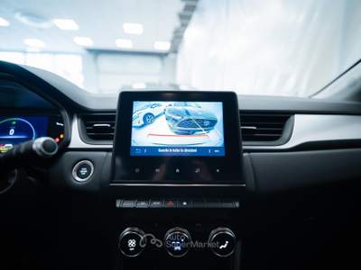 Renault Captur 1.6 E-Tech hybrid Zen 145cv auto Bianco usata Torino