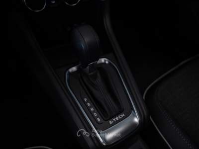 Renault Captur 1.6 E-Tech full hybrid Techno 145cv auto usata Torino