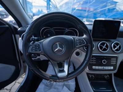 Mercedes-Benz CLA X117 Shooting Brake 200 d Sport a Bianco usata Torino
