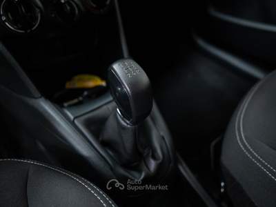 Peugeot 208 5p 1.2 puretech Allure gpl 82cv Bianco usata Torino