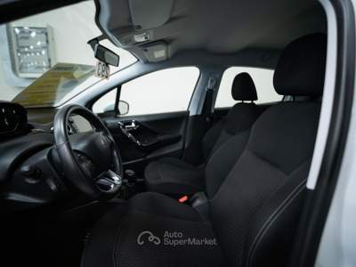 Peugeot 208 5p 1.2 puretech Allure gpl 82cv Bianco usata Torino