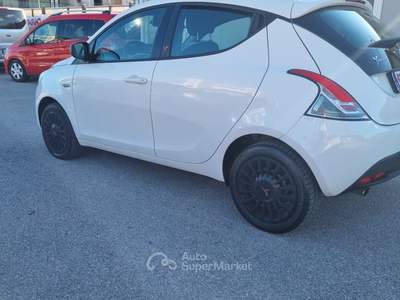 Lancia Ypsilon 5 porte Gold Nero usata San Giuseppe Vesuviano