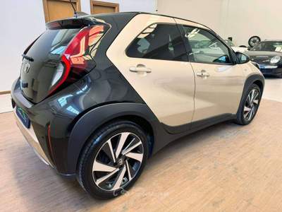 Toyota Aygo X 1.0 Lounge Air 72cv UNICO PROPRIETARIO TAGLIANDATA PRATICAMENTE PARI AL NUOVO SOLO 50000KM GARANZIA UFFICIALE TOYOTA Bronzo usata Botticino
