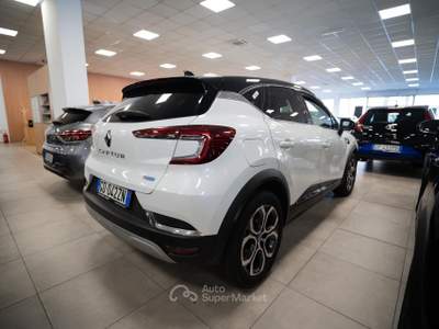 Renault Captur 1.6 E-Tech PHEV  Intens 160 CV auto Bianco usata Torino
