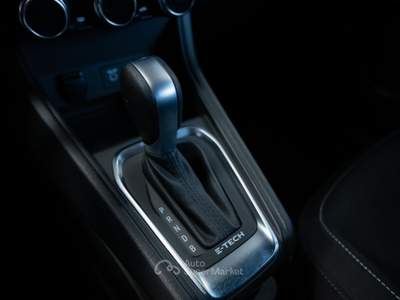 Renault Captur II 2019 1.6 E-Tech hybrid Zen 145cv auto Nero usata Torino