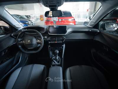 Peugeot 208 II 2019 1.2 puretech Allure s&s 100cv my20 usata Torino
