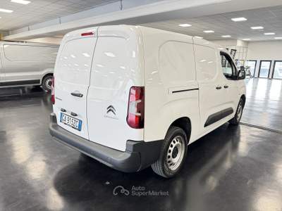 Citroen Berlingo Berlingo van XL 1.5 bluehdi 100cv S&S Club 3p.ti Bianco usata Torino