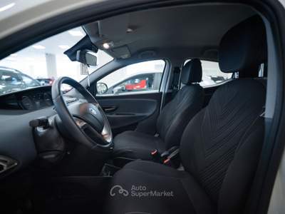 Lancia Ypsilon 1.0 firefly hybrid Gold s&s 70cv Bianco usata Torino