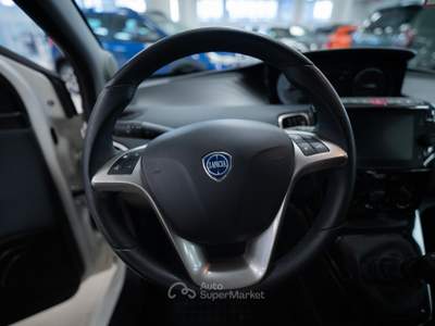 Lancia Ypsilon 1.0 firefly hybrid Gold s&s 70cv Bianco usata Torino
