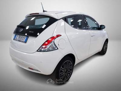 Lancia Ypsilon 1.0 firefly hybrid Gold s&s 70cv Bianco usata Torino