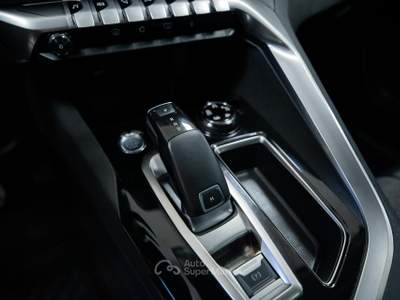 Peugeot 3008 1.2 puretech t Allure s&s 130cv eat8 Marrone usata Torino