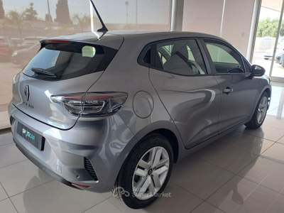 Renault Clio 1.0 Benzina 65 CV Evolution 2024 Grigio usata Parete