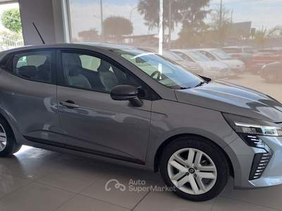 Renault Clio 1.0 Benzina 65 CV Evolution 2024 Grigio usata Parete