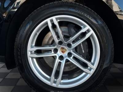Porsche Macan Porsche Macan T III Gen. Panorama Bose Camera PASM 265cv Nero usata Roma