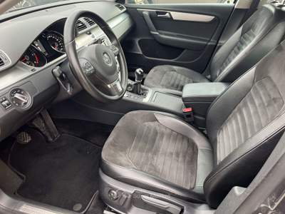 Volkswagen Passat 2.0 tdi Highline PELLE! NAVI! Grigio usata Trevenzuolo