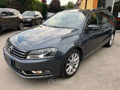 Volkswagen Passat 2.0 tdi Highline PELLE! NAVI! Grigio usata Trevenzuolo