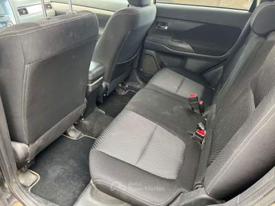 Mitsubishi Outlander 2.2 Instyle 4x4 automatico 7 posti Nero usata Trevenzuolo