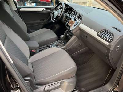 Volkswagen Tiguan 2.0 tdi Business 150cv dsg LED! UNIPROPRIETARIO! Nero usata Trevenzuolo