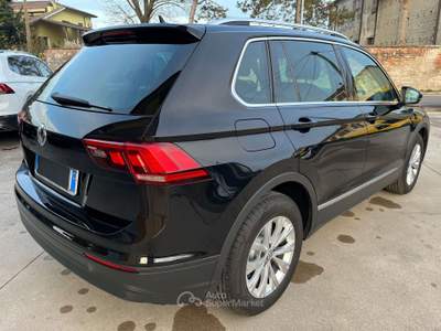 Volkswagen Tiguan 2.0 tdi Business 150cv dsg LED! UNIPROPRIETARIO! Nero usata Trevenzuolo
