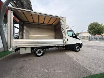 Iveco Daily 35S12 2.3 HPT CENTINA CENTINATO usata Pianiga